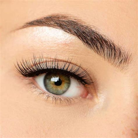 faux cils chloé ferry